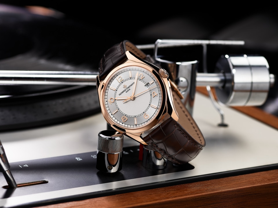 Close-up view - Packshot - Watch - Fiftysix self-winding - 40 mm Pink Gold with Alligator leather strap