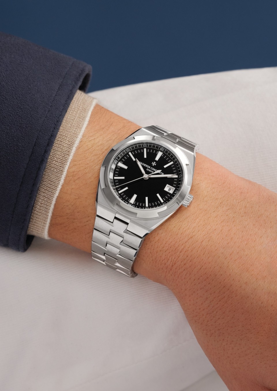Overseas black dial 2025