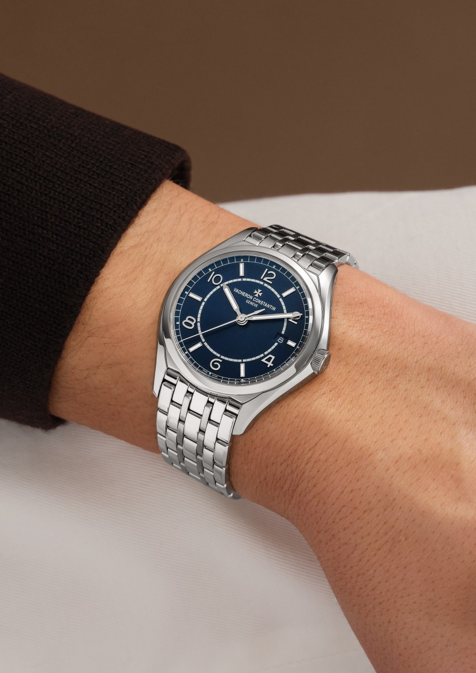 - Фото изделия в стиле Lifestyle - Часы - Fiftysix Автоматический подзавод - 40 mm Сталь c ремешком