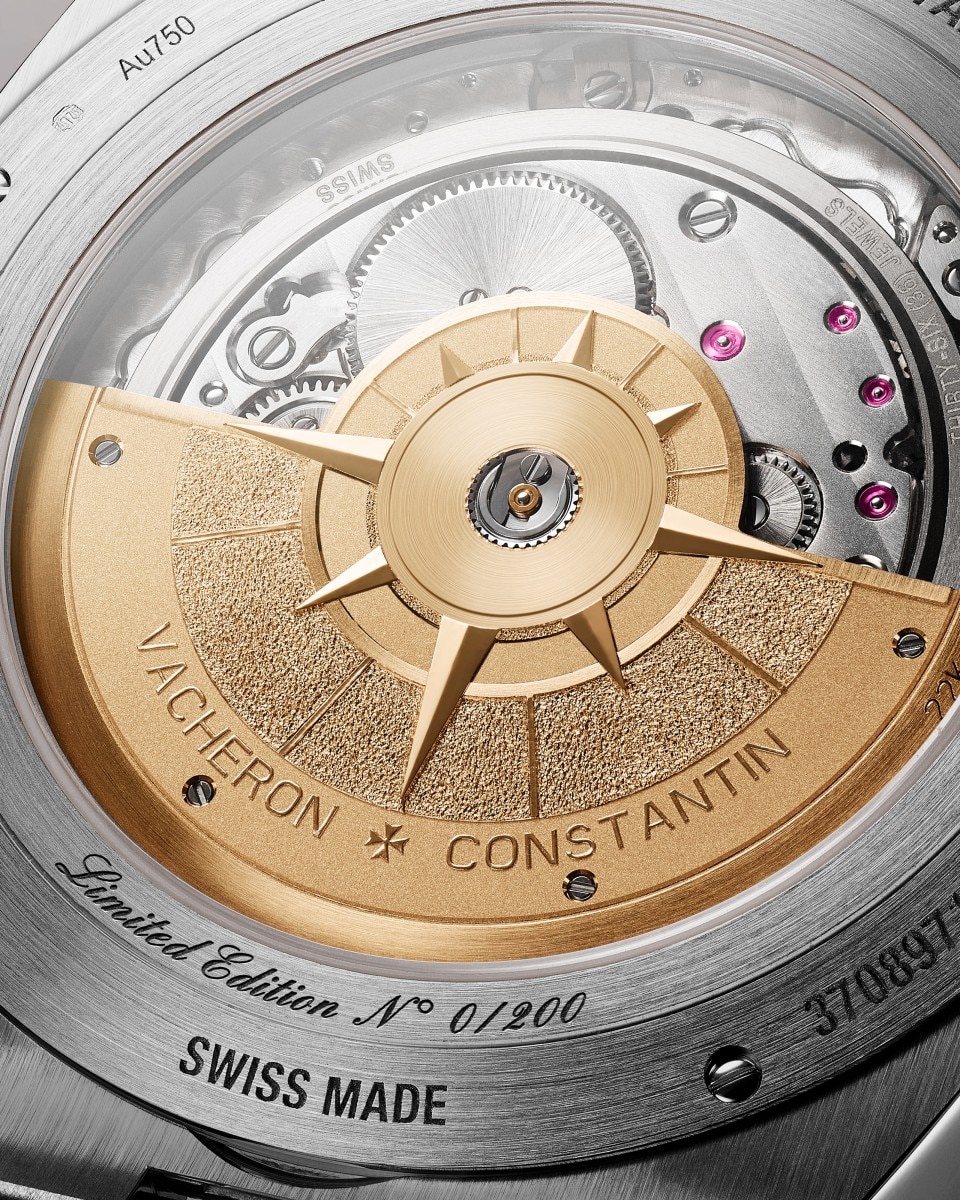 3/4 view - Packshot - Watch - Overseas perpetual calendar ultra-thin - 41.5 mm White Gold with Rubber, White Gold straps