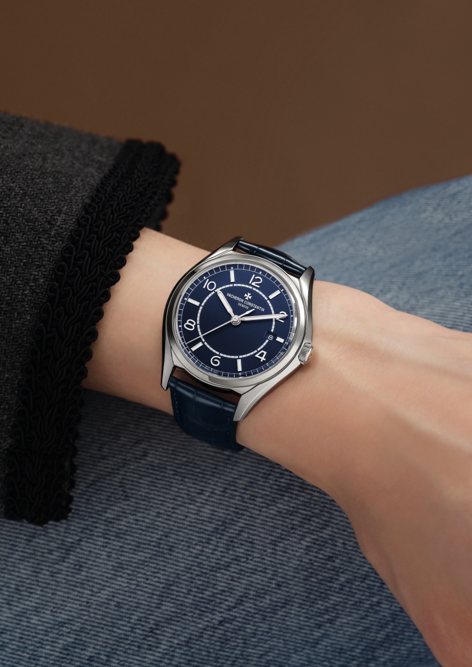  - Фото изделия в стиле Lifestyle - Часы - Fiftysix Автоматический подзавод - 40 mm Сталь c Кожа аллигатора ремешком