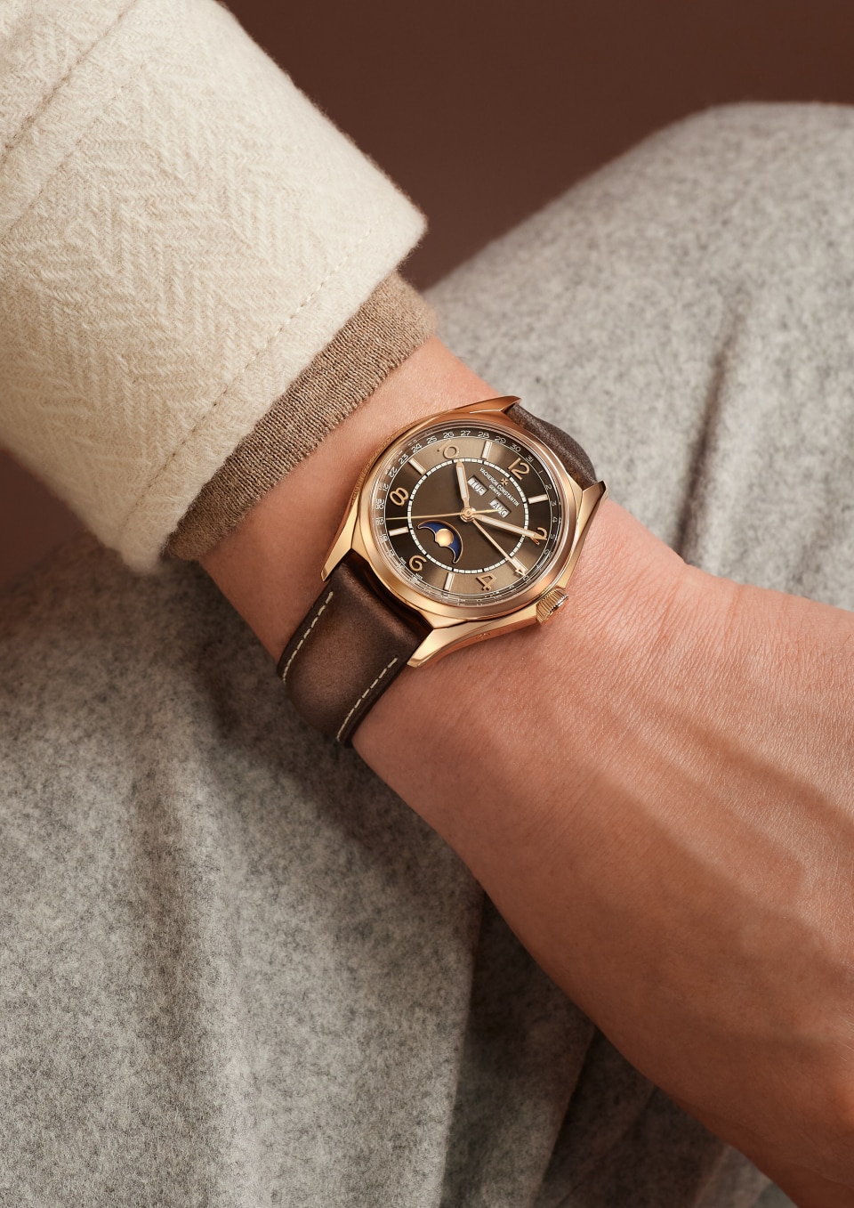  - Lifestyle product photo - Watch - Fiftysix complete calendar - 40 mm Pink Gold with Calfskin leather strap