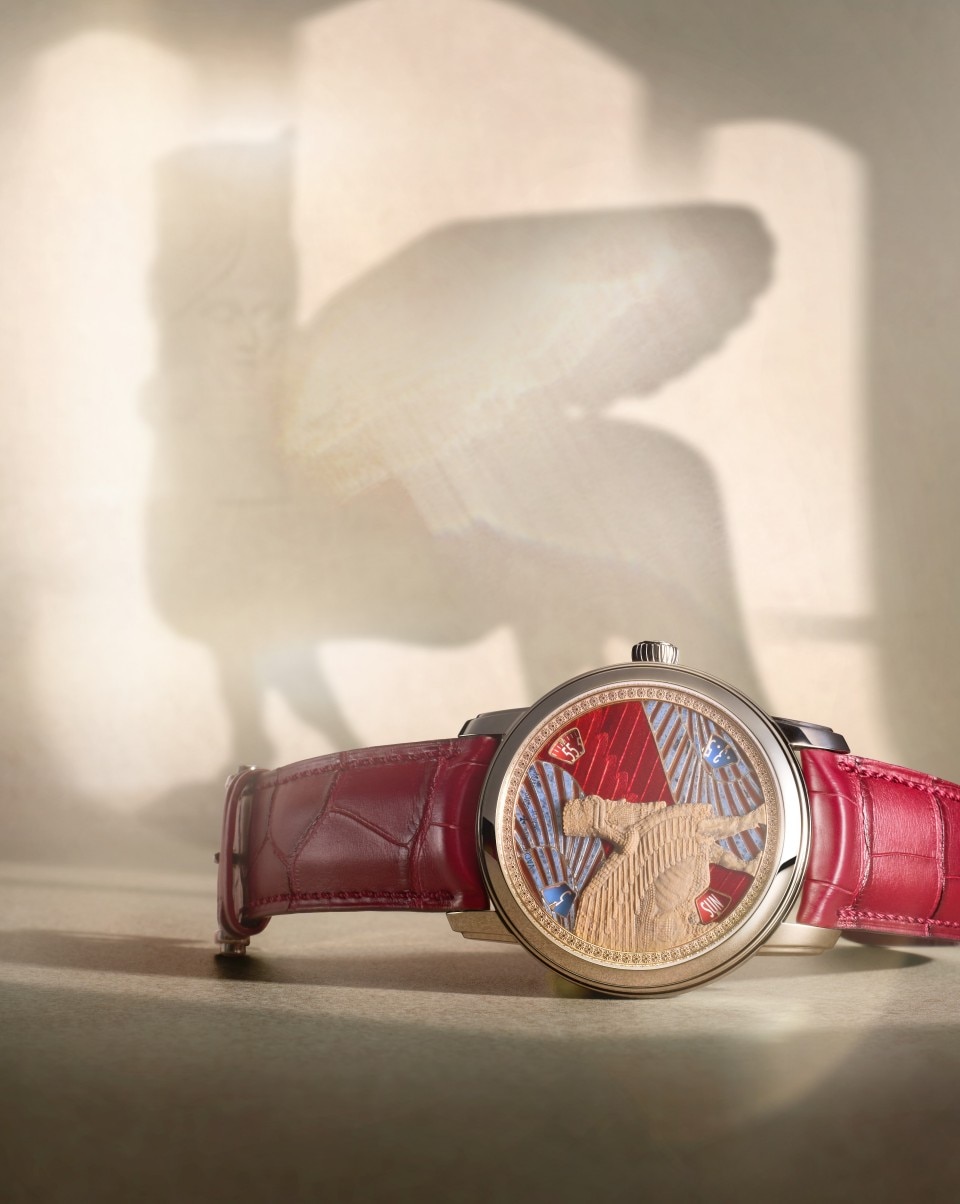 Other view - Lifestyle product photo - Watch - Métiers d'Art Tribute to great civilisations - Lamassu de Sargon II - 42 mm White Gold with Alligator leather strap