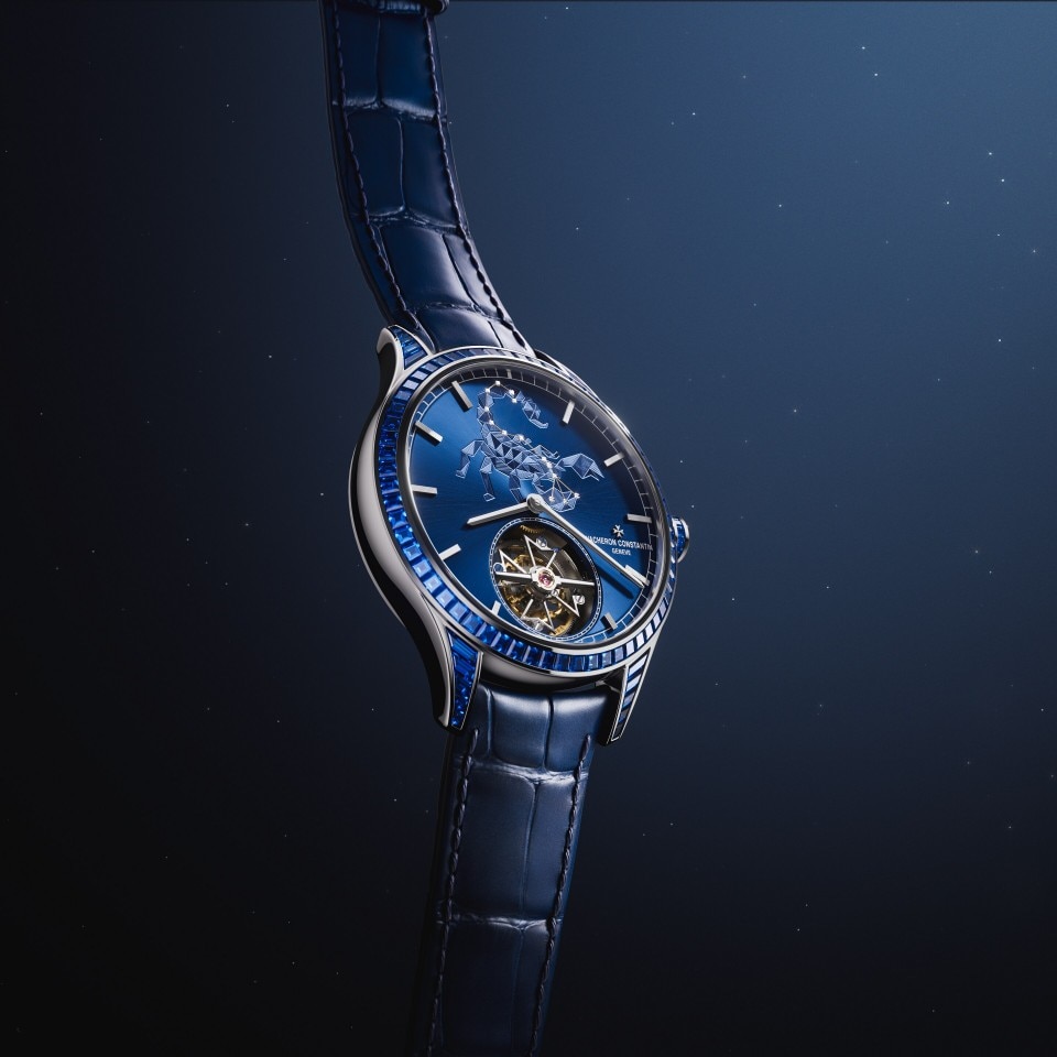 Альтернативный обзор - Фото изделия в стиле Lifestyle - Часы - Métiers d'Art Tribute to The Celestial - Скорпион - 39 mm Белое золото c Кожа аллигатора ремешком