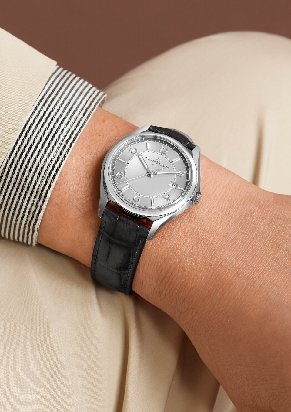 - Фото изделия в стиле Lifestyle - Часы - Fiftysix с автоподзаводом - 40 mm Сталь c Кожа аллигатора ремешком