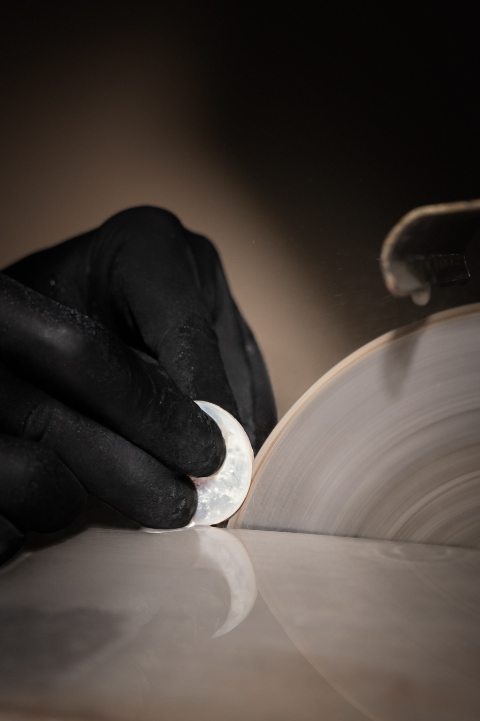 Alternative view - Image - Watch - Traditionnelle manual-winding - 33 mm Pink Gold with Alligator leather strap