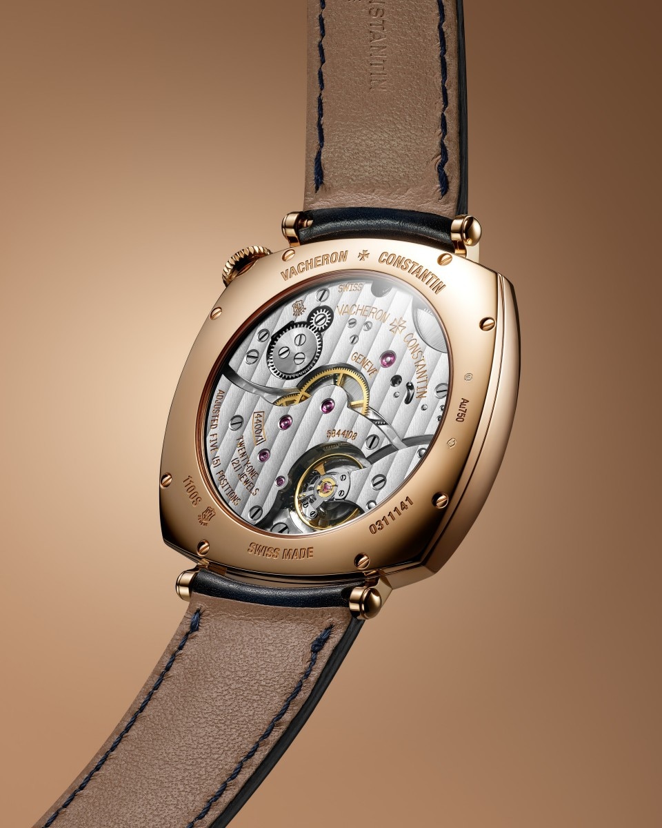 Back view - Lifestyle product photo - Watch - Historiques American 1921 - 36.5 x 36.5 mm Pink Gold with Calfskin leather strap