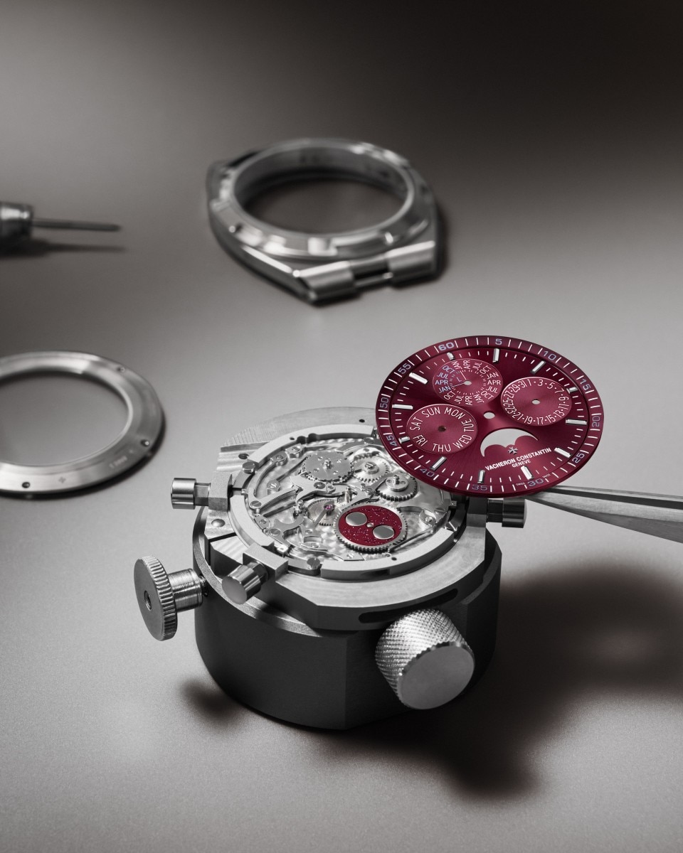Vue alternative - Image - Montre - Overseas quantième perpétuel ultra-plate - 41,5 mm Or blanc avec Caoutchouc bracelet