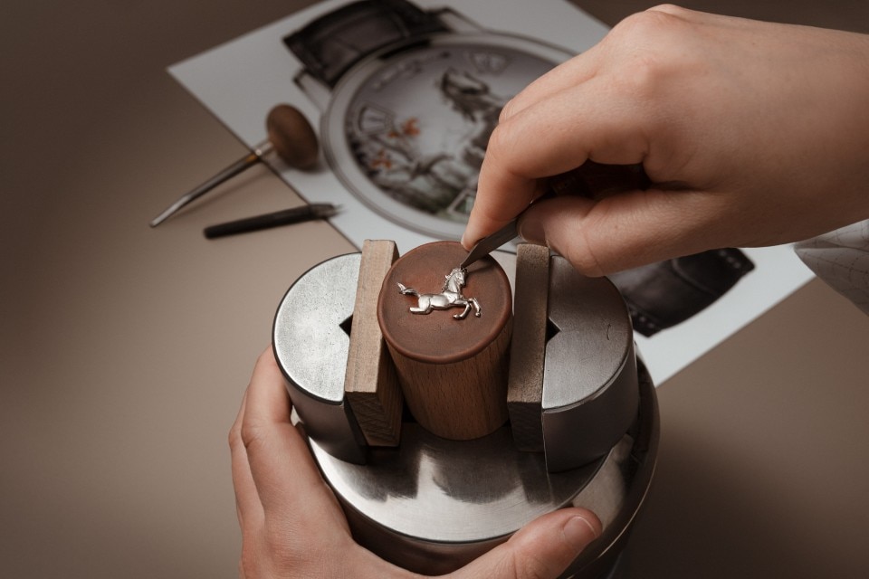 Alternative view - Image - Watch - Métiers d'Art The legend of the Chinese zodiac - year of the horse - 40 mm Pink Gold with Alligator leather strap