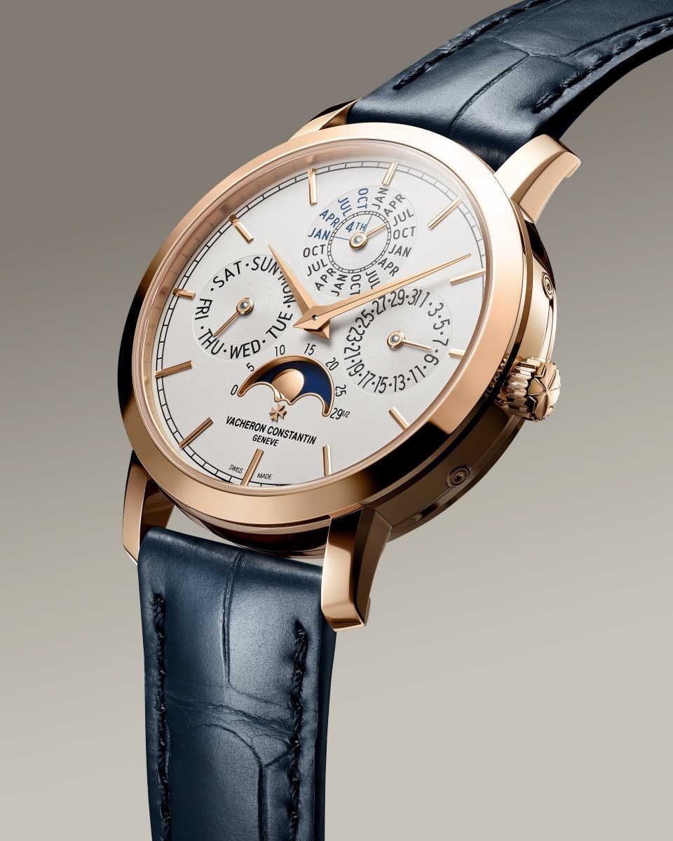 3/4 view - Packshot - Watch - Traditionnelle perpetual calendar ultra-thin - 36.5 mm Pink Gold with Alligator leather strap