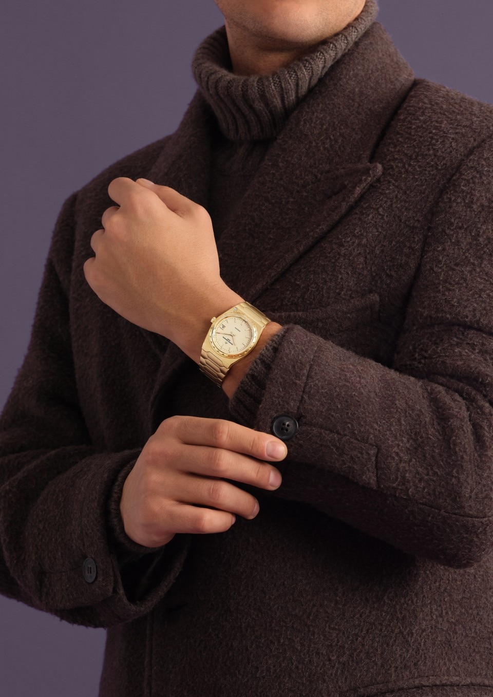 - Фото изделия в стиле Lifestyle - Часы - Historiques 222 - 37 mm Желтое золото c ремешком