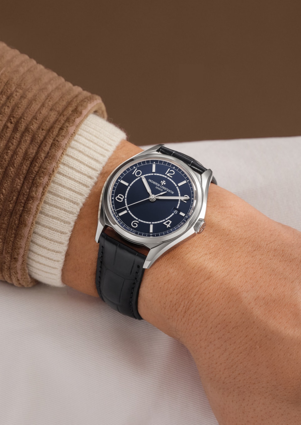  - Фото изделия в стиле Lifestyle - Часы - Fiftysix Автоматический подзавод - 40 mm Сталь c Кожа аллигатора ремешком