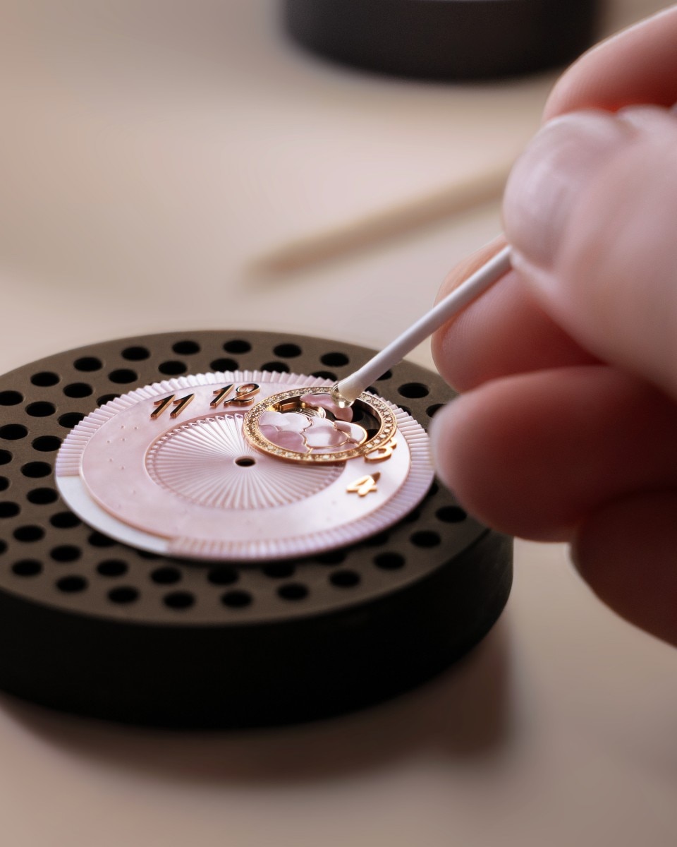  - Image - Watch - Égérie moon phase - 37 mm Pink Gold with Alligator leather, Calfskin leather, Polyester straps