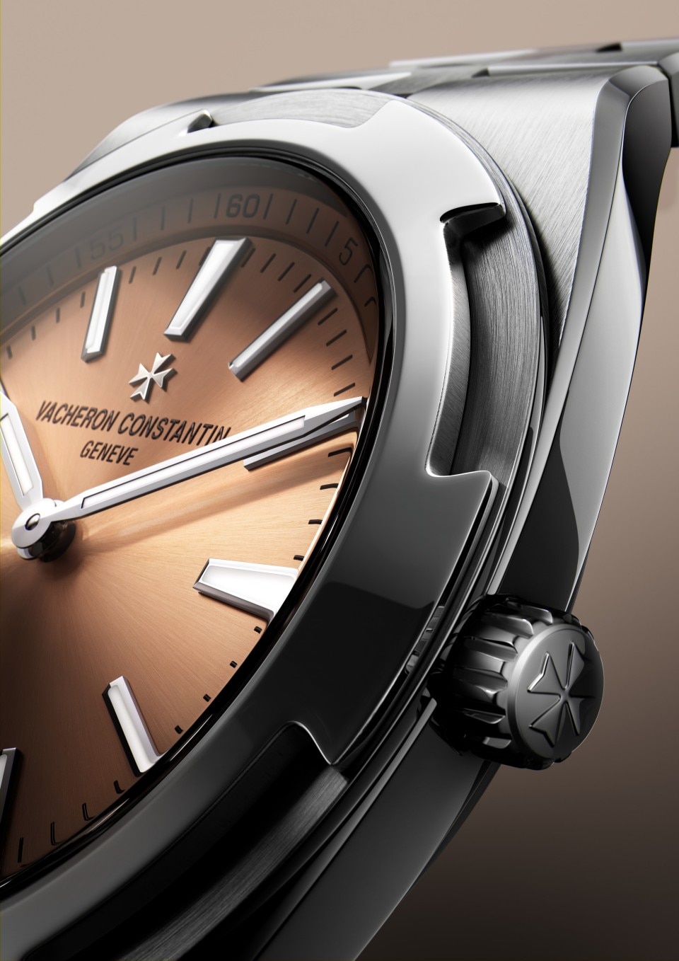 Close-up view - Packshot - Watch - Overseas self-winding ultra-thin - 39.55 mm Platinum with Rubber, Alligator leather, 950 platinum straps