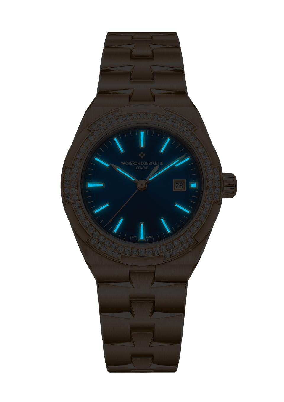 Night view - Packshot - Watch - Overseas self-winding - 35 mm Pink Gold with Grained calfskin leather, 18K pink gold, Rubber straps