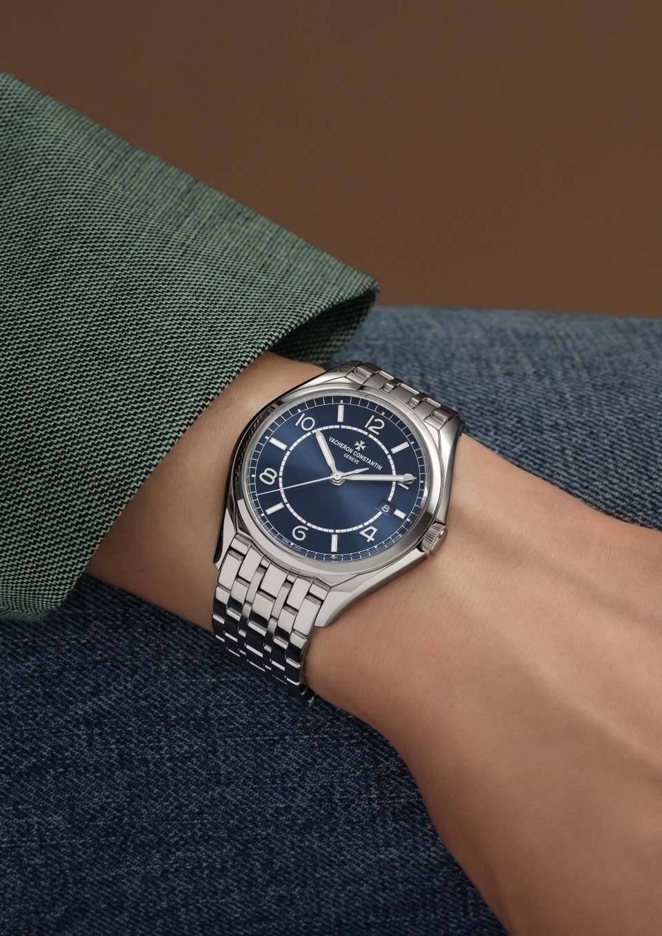 - Фото изделия в стиле Lifestyle - Часы - Fiftysix Автоматический подзавод - 40 mm Сталь c ремешком