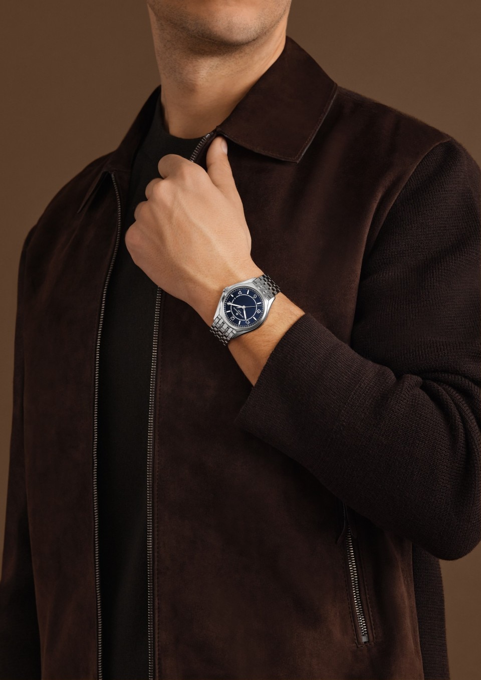 - Фото изделия в стиле Lifestyle - Часы - Fiftysix Автоматический подзавод - 40 mm Сталь c ремешком