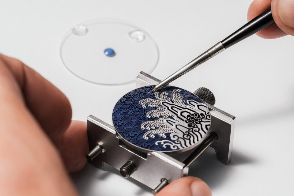 - Изображение - Часы - Métiers d’Art в честь традиционных символов - Лунный свет - 38 mm Белое золото c Кожа аллигатора ремешком