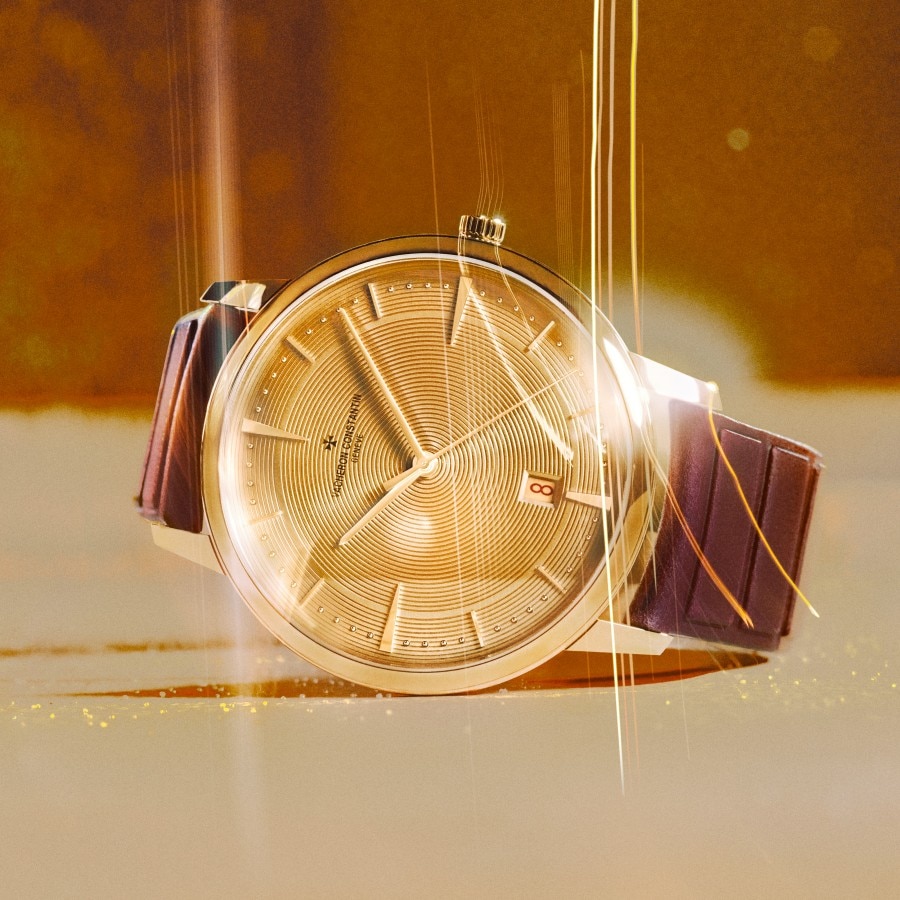 Patrimony self-winding with a burgundy calfskin strap and a yellow gold dial