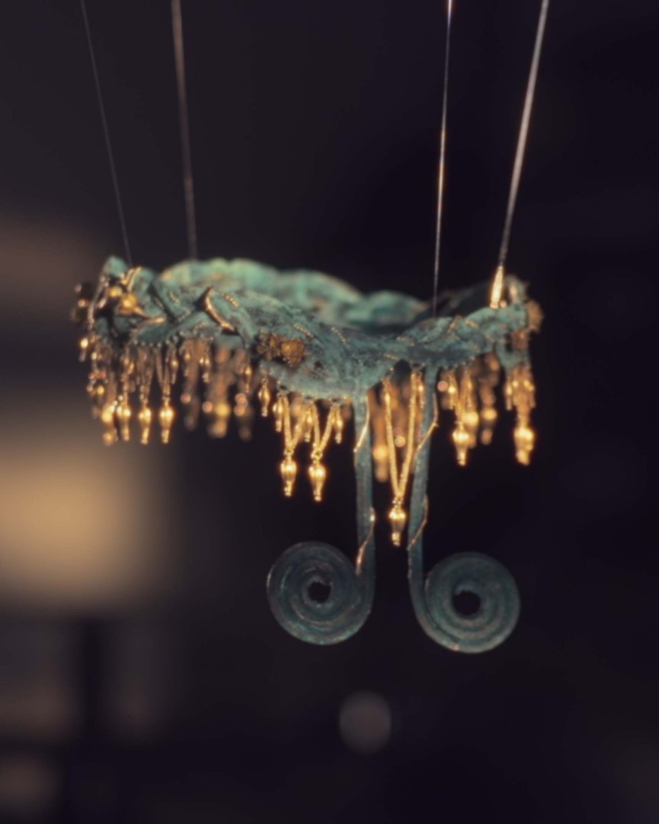 Front view of the bronze diadem made by Joy Harvey
