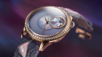 Close up of the the concept watch "Pleats of Time"