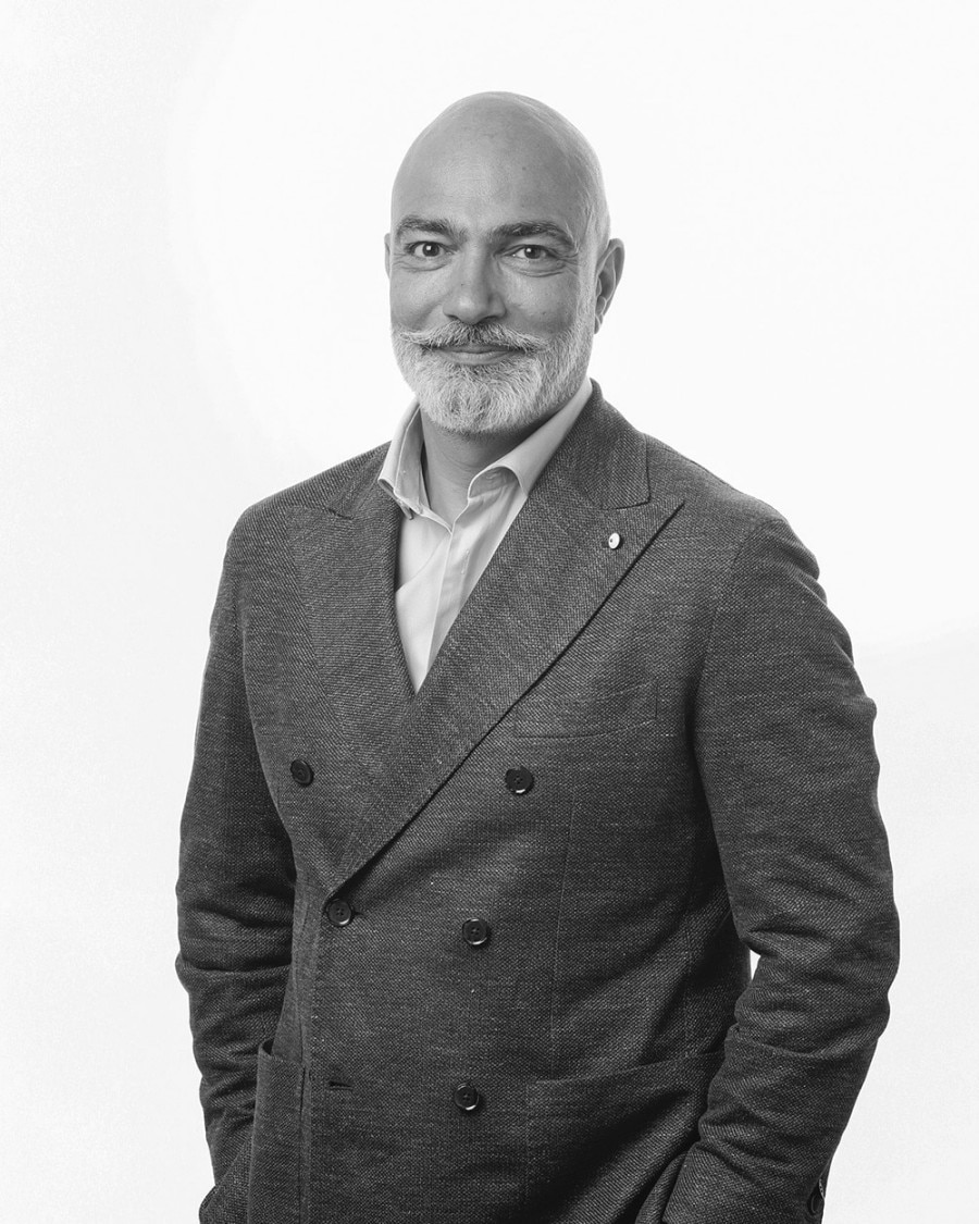 Black & white portrait of Alexandre Ghotbi