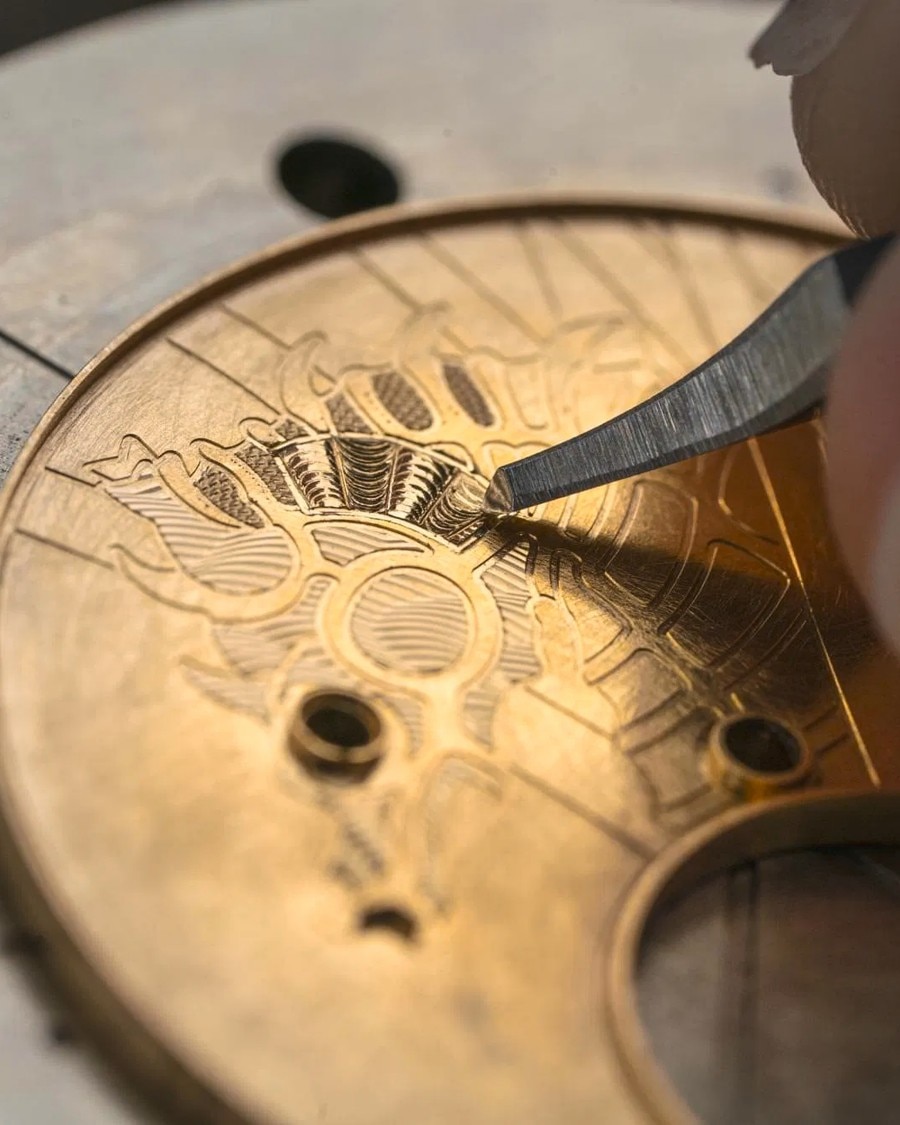 Gold engraving