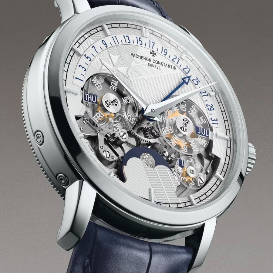 Скелетонизированные часы Vacheron Constantin с вечным календарем и ретроградной индикацией даты.