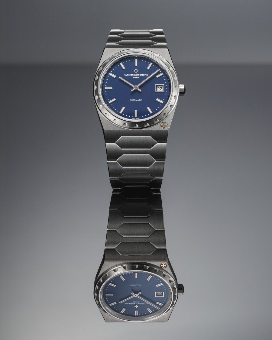 Reloj Historiques 222 de acero.