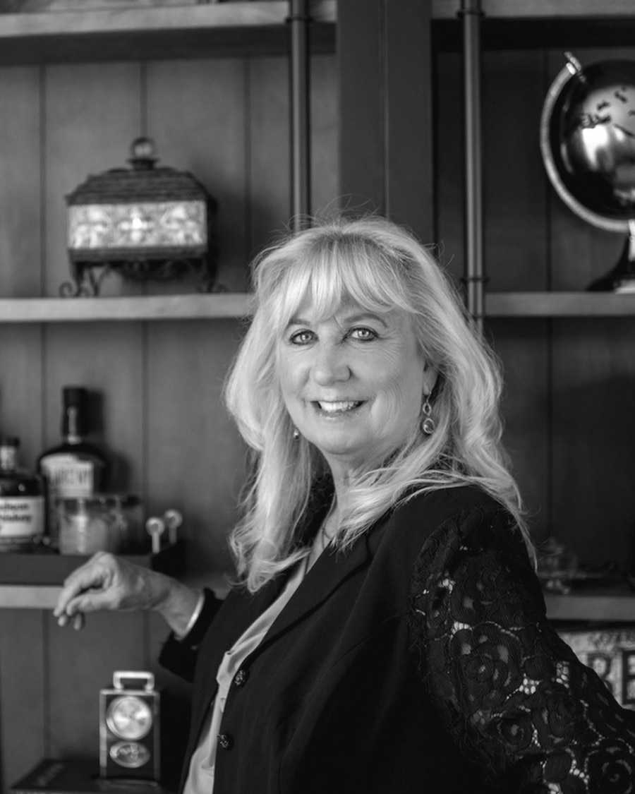 Black & white portrait of Roberta Naas