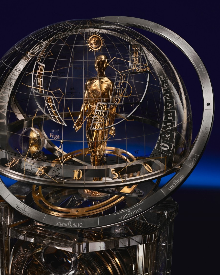 Image illustrating the automaton fixed in the middle of the sphere