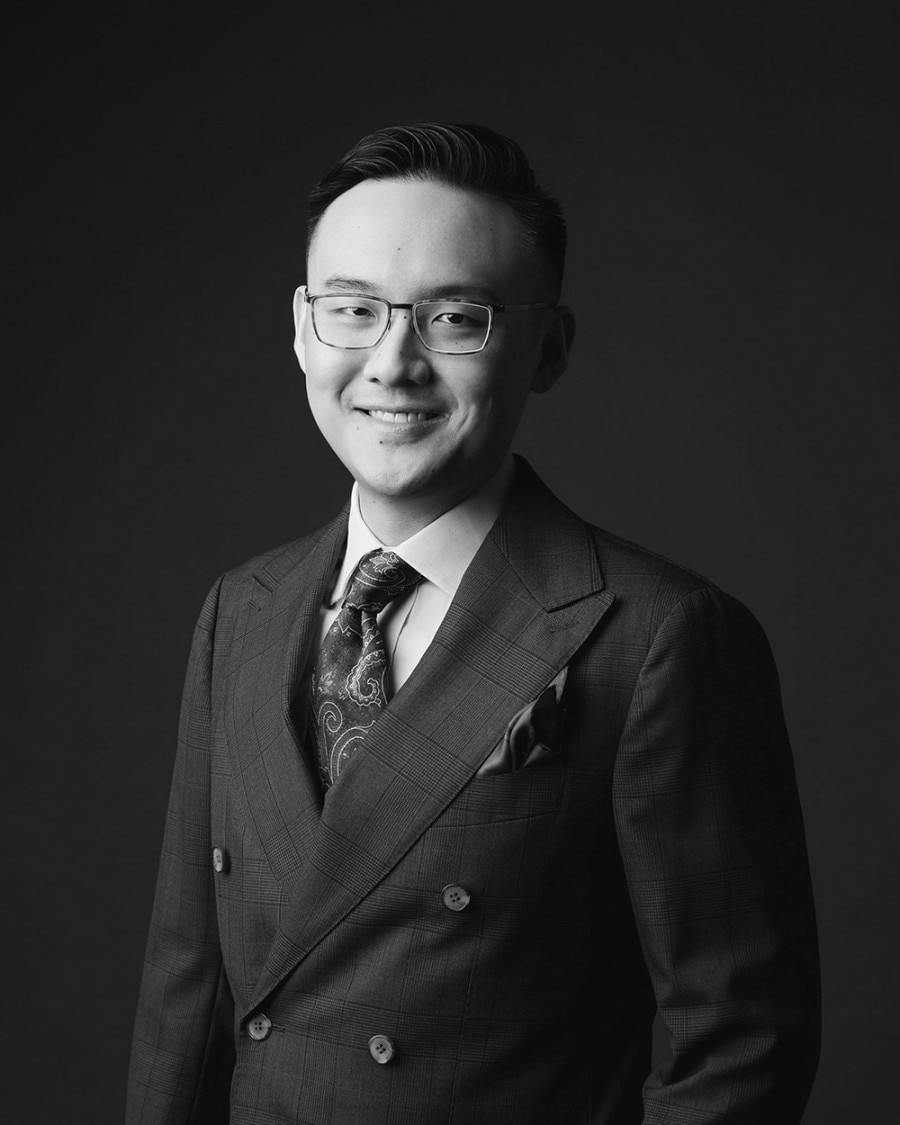 Black & white portrait of Jia Xian Su