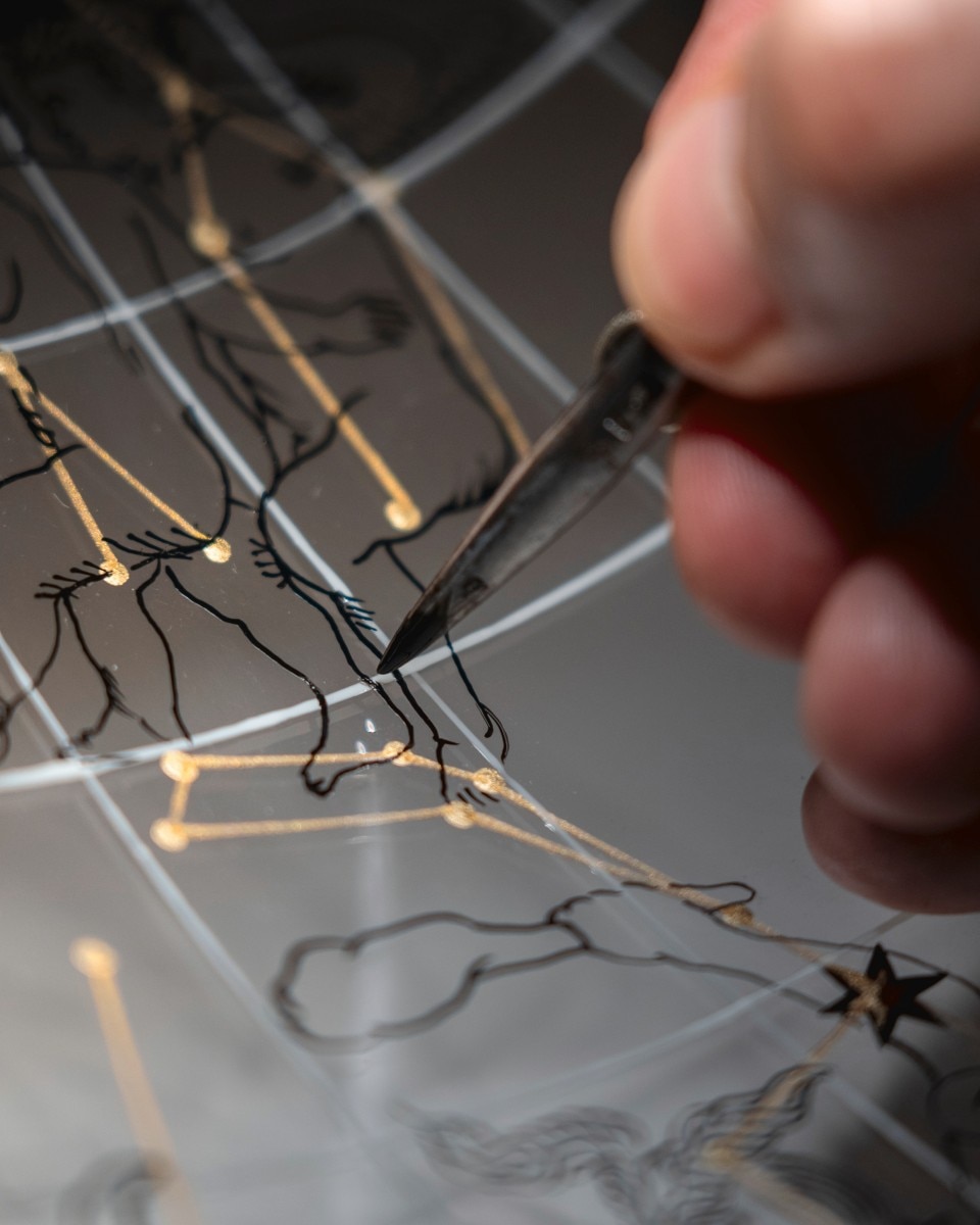 Image illustarting a tool drawing a constellation