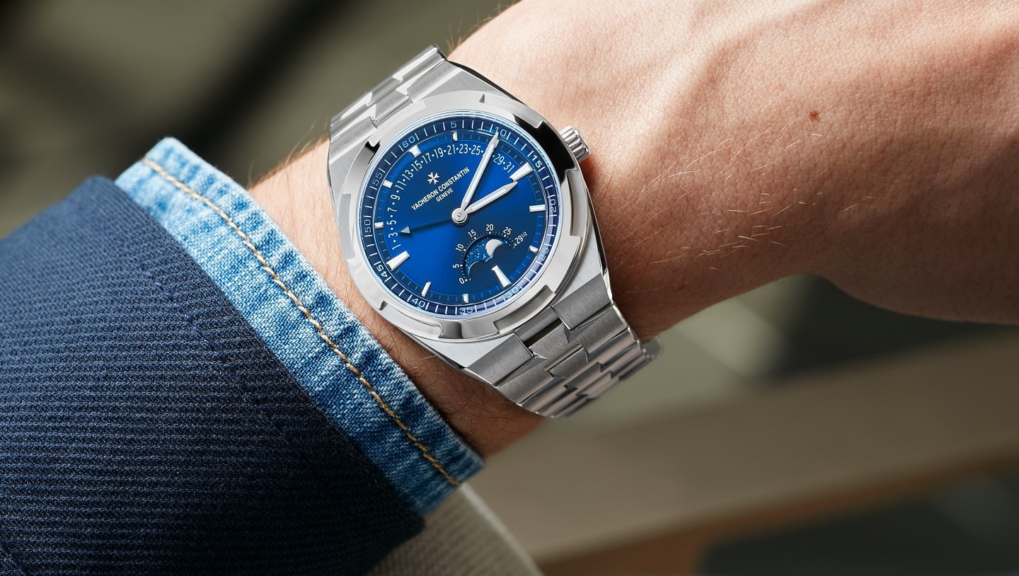 Please have a look at this truly beautiful blue Vacheron Constantin  Overseas Chronograph –