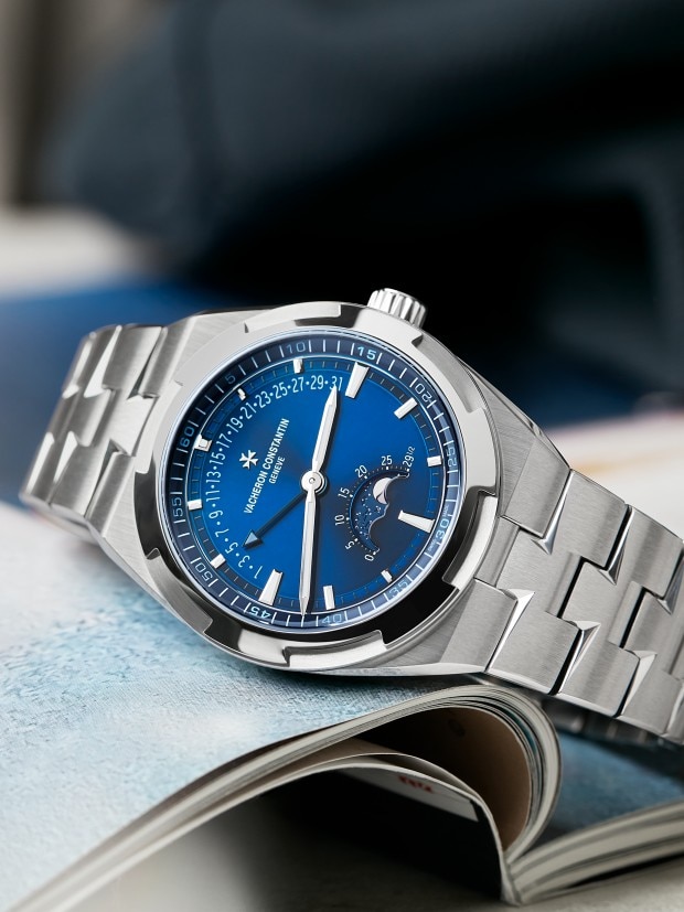 Please have a look at this truly beautiful blue Vacheron Constantin  Overseas Chronograph –